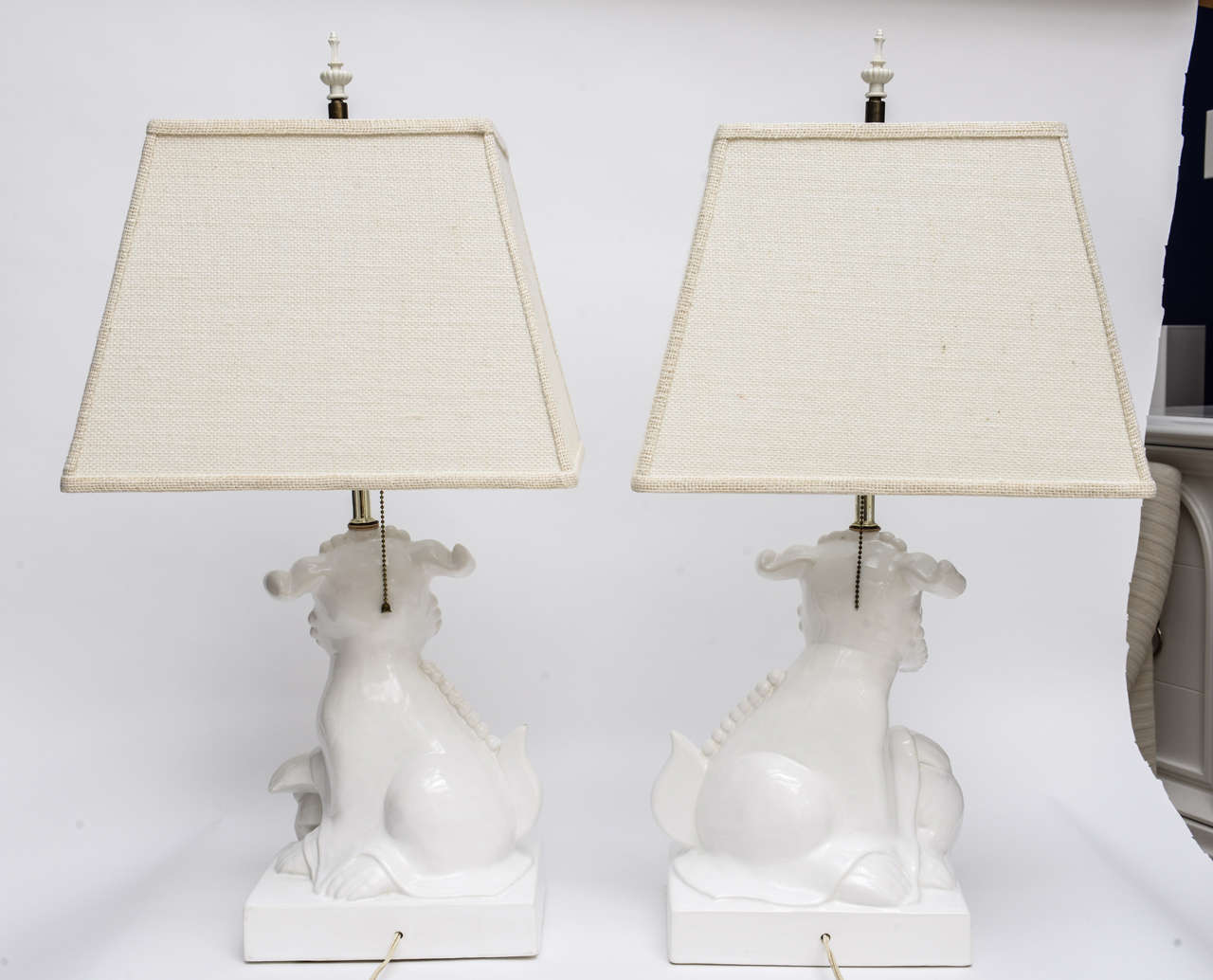 20th Century Pair of Mid Century Ceramic Foo Dog Table Lamps