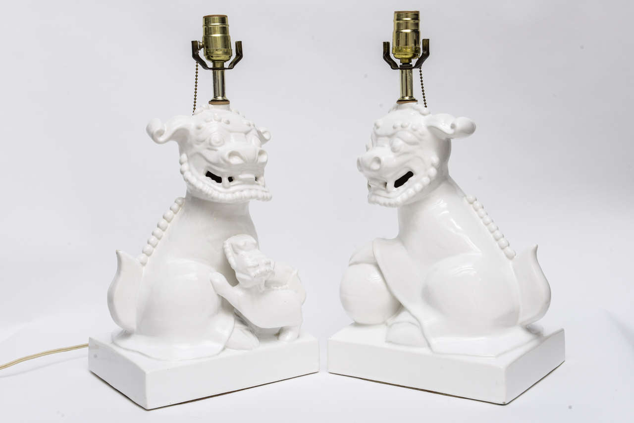 Pair of Mid Century Ceramic Foo Dog Table Lamps 2