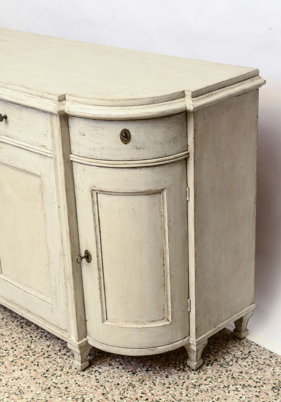 Antique Swedish painted late gustavian sideboard with rounded corners. In Good Condition In West Palm Beach, FL