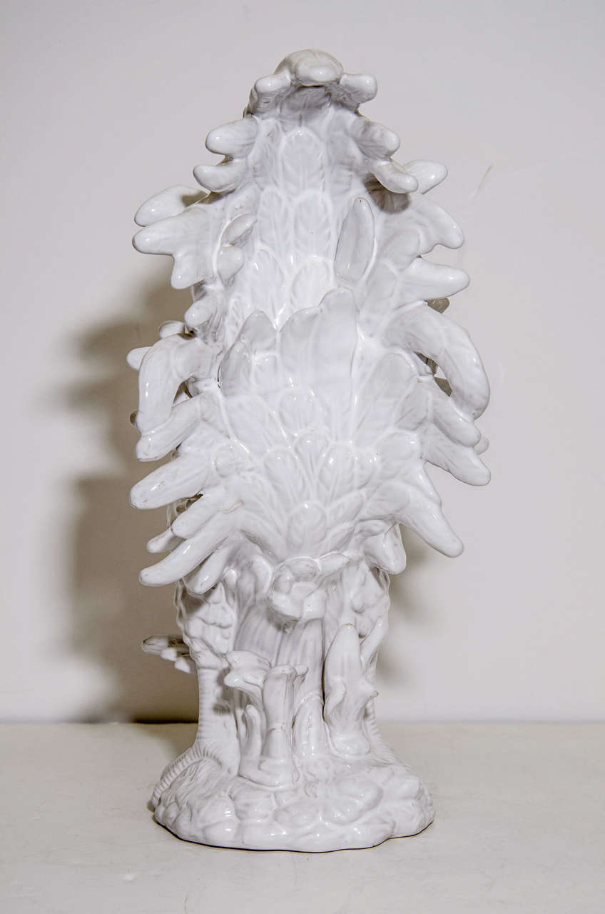 Vintage White Ceramic Rooster Sculpture In Good Condition In New York, NY