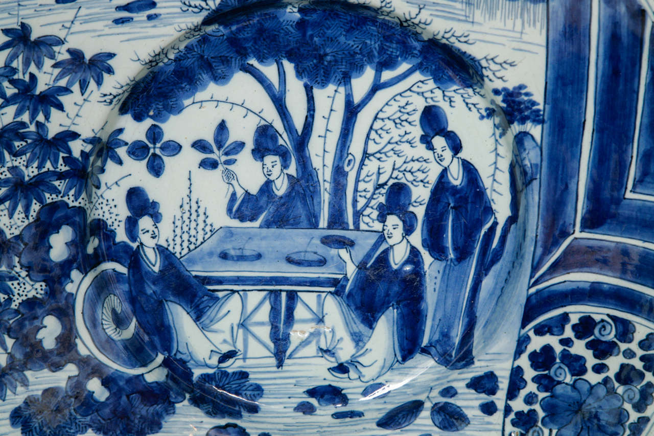 Rare Large Dutch Delft Dish by Gerrit Pietersz Kam, circa 1690 In Good Condition In London, GB