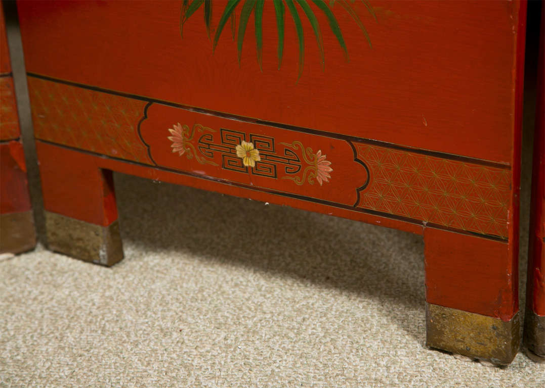 Red Lacquer Screen 3