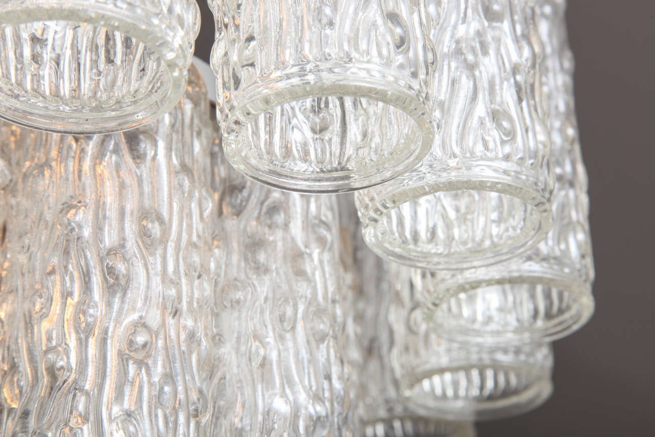 Lampadario di Murano a due piani con pendenti in vetro scolpito In condizioni buone in vendita a New York, NY