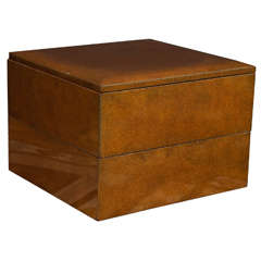 Meiji Period Japanese Lacquered Gold Two-Part Box 6