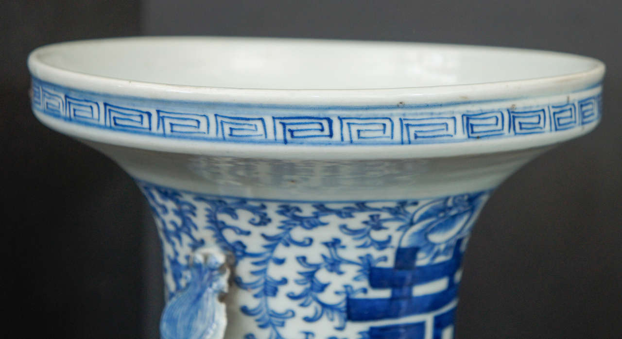 blue chinese vases