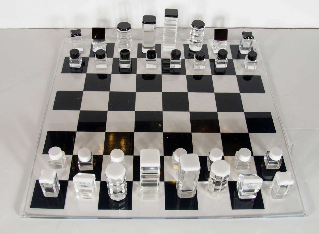 Mid-Century Modernist Lucite Chess Set Designed by Rona Cutler 3