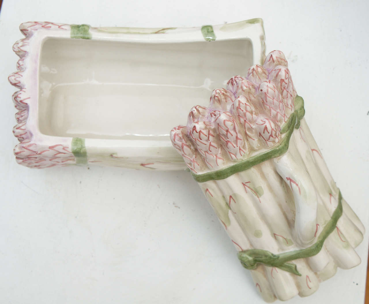 Mid-20th Century Porcelain asparagus form cigarette  box