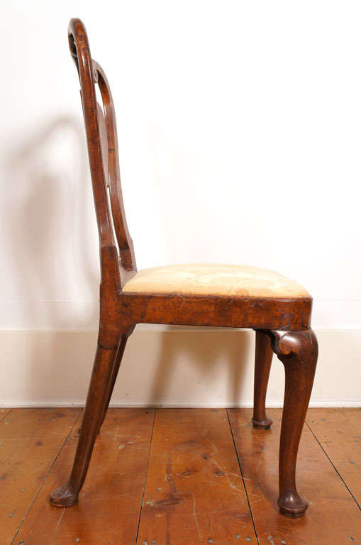 Queen Anne Walnut Side Chair In Good Condition In Millbrook, NY