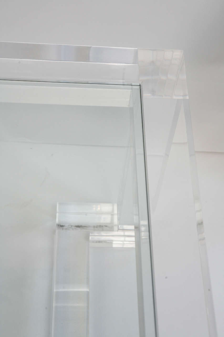 Fin du 20e siècle Table basse en acrylique et verre en vente