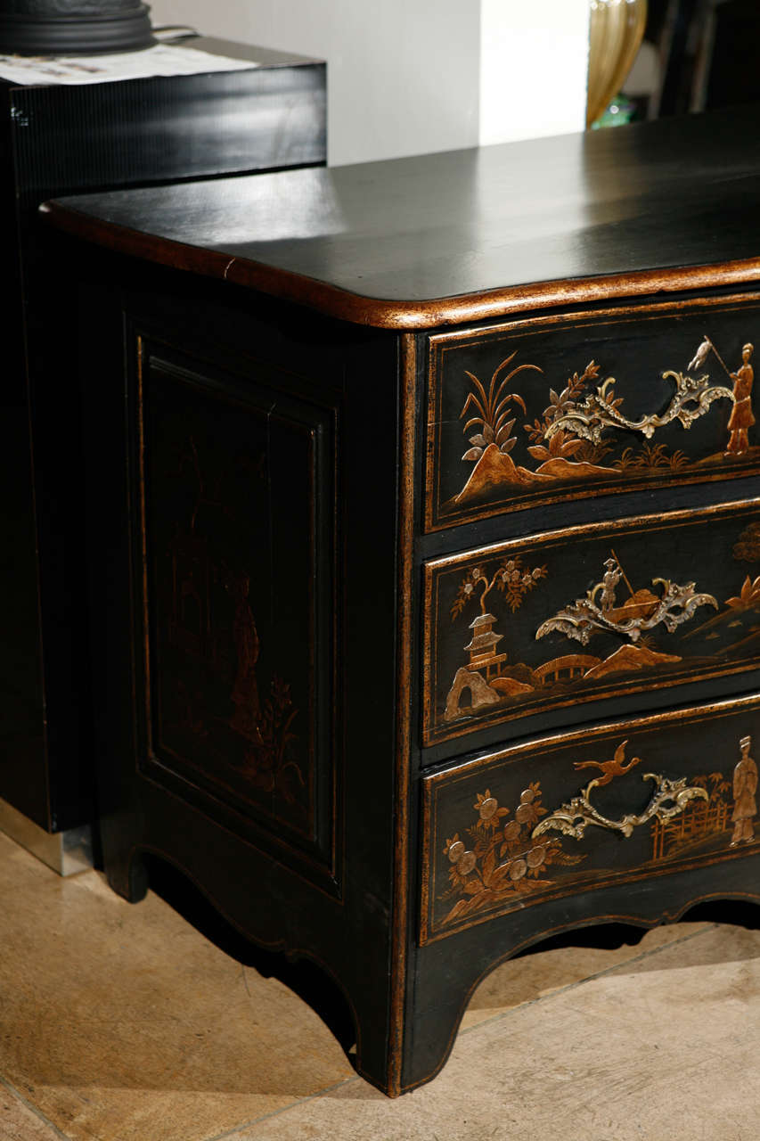 Louis XV French 18th Century Chinoiserie Commode For Sale