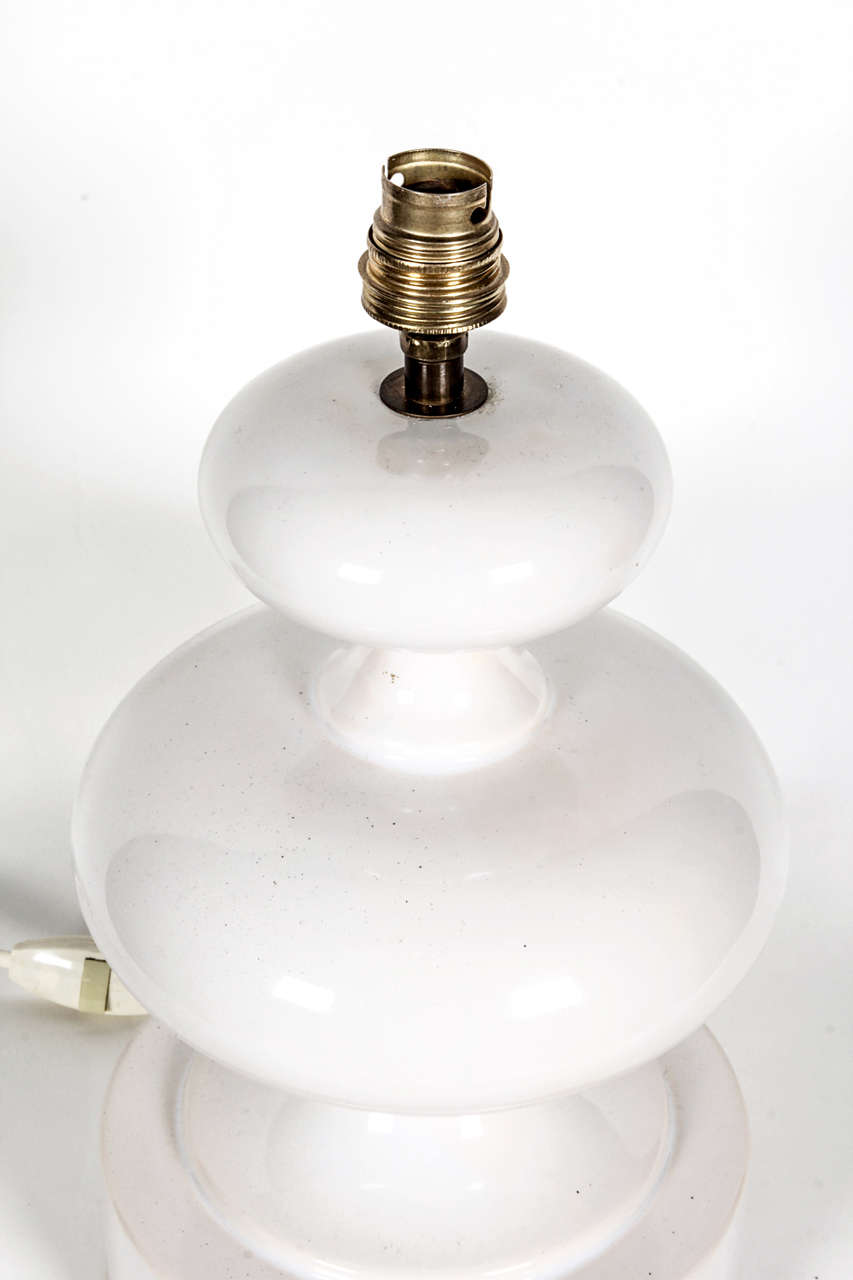 French Scupltural White Ceramic Table Lamp In Excellent Condition In New York, NY