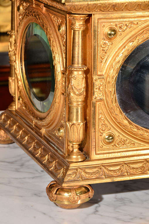 Große Dore-Tischschachtel aus Bronze aus dem 19. Jahrhundert im Angebot 1