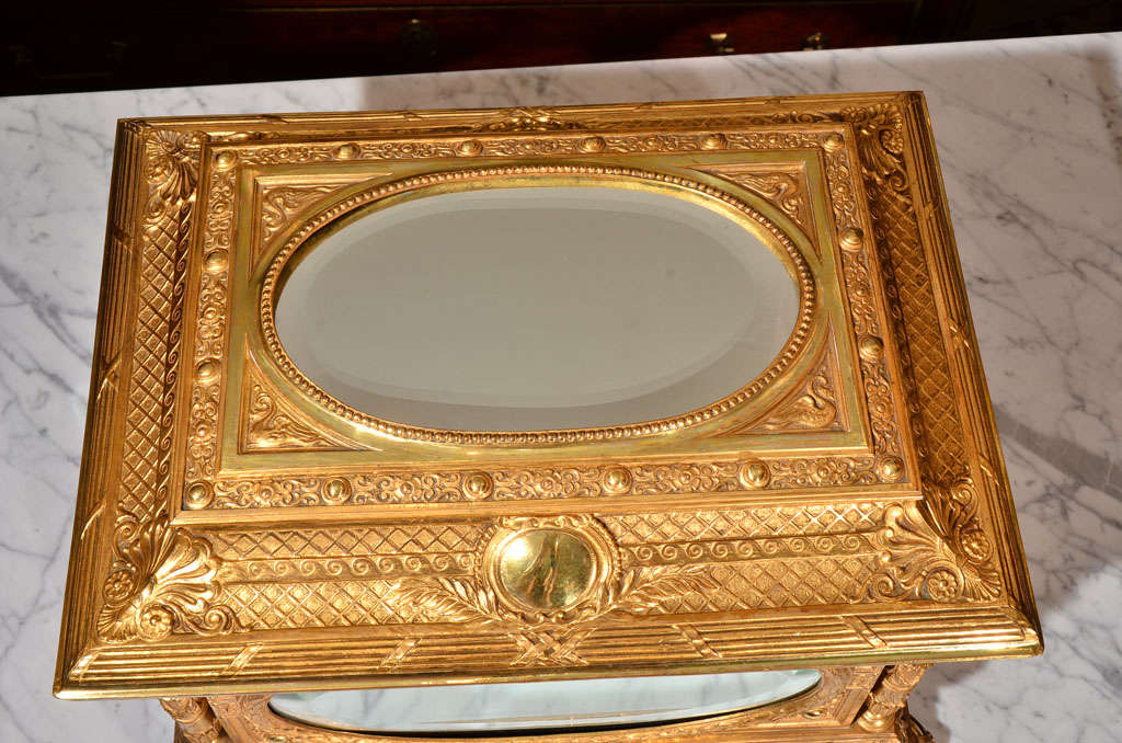 Grande boîte de table en bronze doré du 19ème siècle en vente 2
