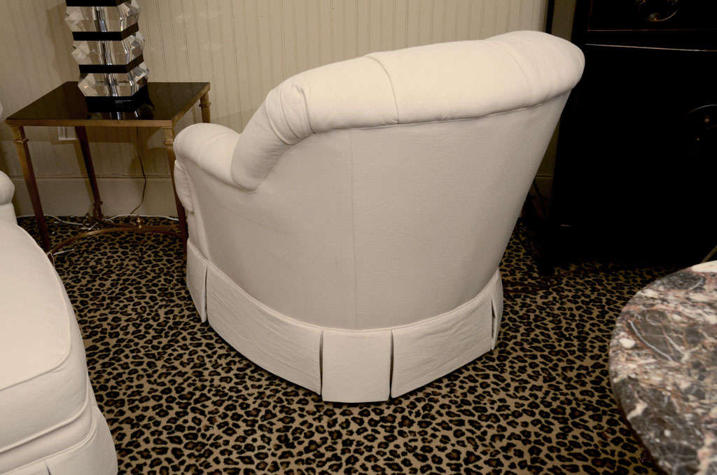 Tufted Swivel Chair In Excellent Condition For Sale In Southampton, NY