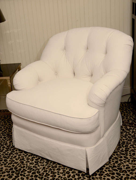 Contemporary Tufted Swivel Chair For Sale