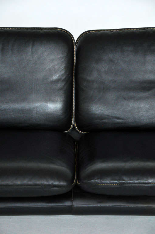 De Sede black leather sofa In Excellent Condition In Chicago, IL