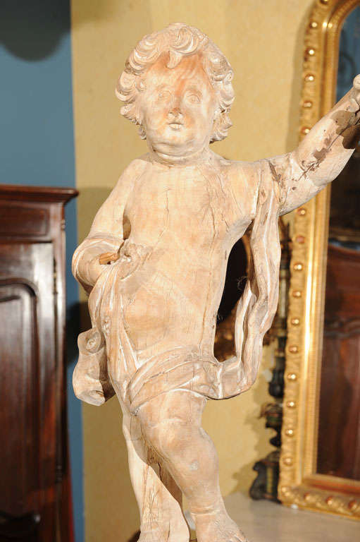 Pair  Of 17th  Century  Carved  Wood  Putti For Sale 1