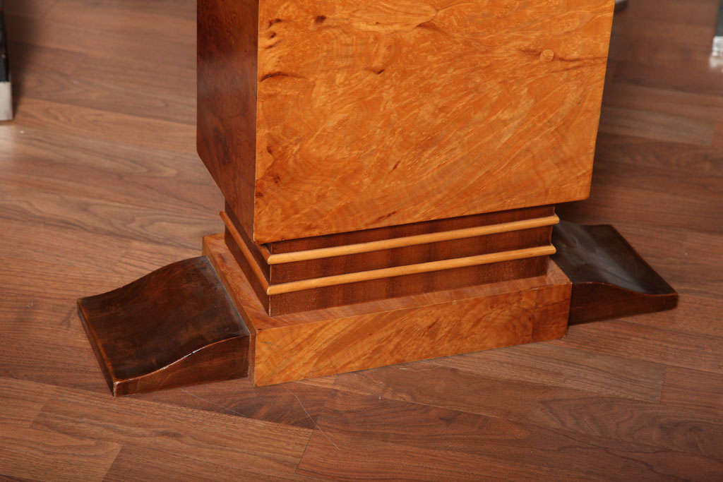 Milieu du XXe siècle Paire de tables d'appoint Art Déco françaises en vente