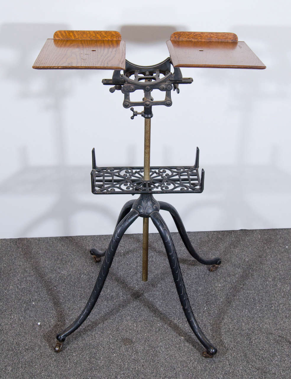 Antique Oak and Iron Dictionary Stand with Adjustable Height In Good Condition In New York, NY