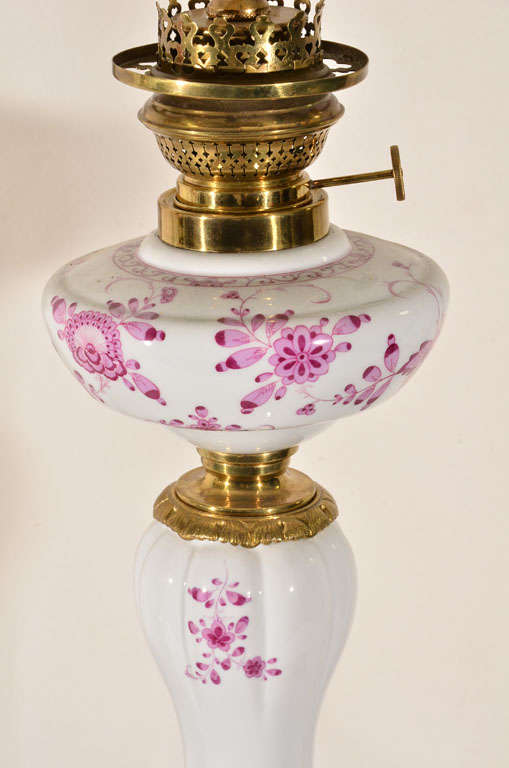 Brass Meissen, pink Onion Pattern, Gourd shaped Oil Lamps, elecrified For Sale