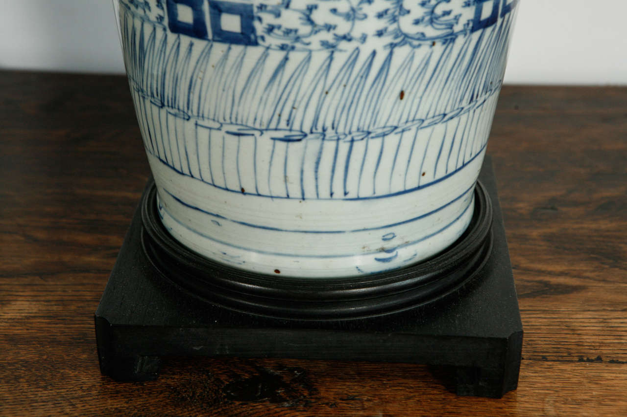 Pair of Chinese Blue and White Porcelain Table Lamps In Good Condition In Los Angeles, CA