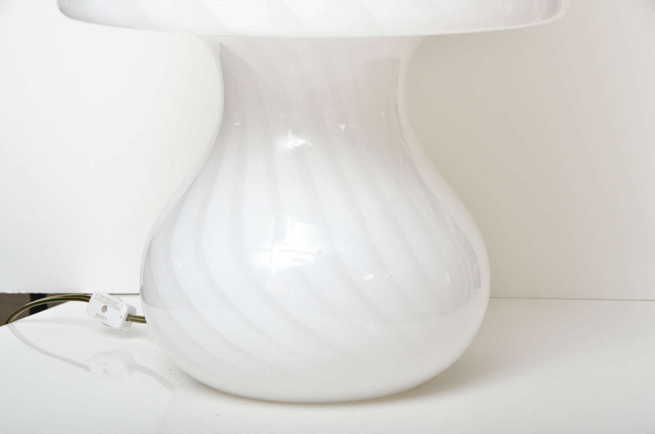 Attractive and Unusual Pair of Murano White Glass Lamps In Excellent Condition For Sale In Water Mill, NY