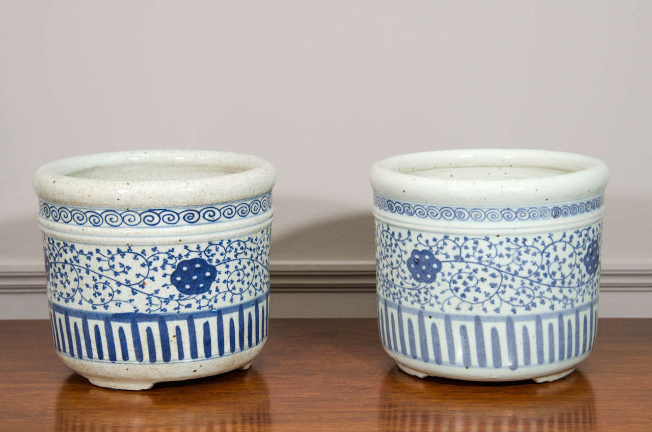 Pair of Blue and White Porcelain Pots For Sale at 1stdibs