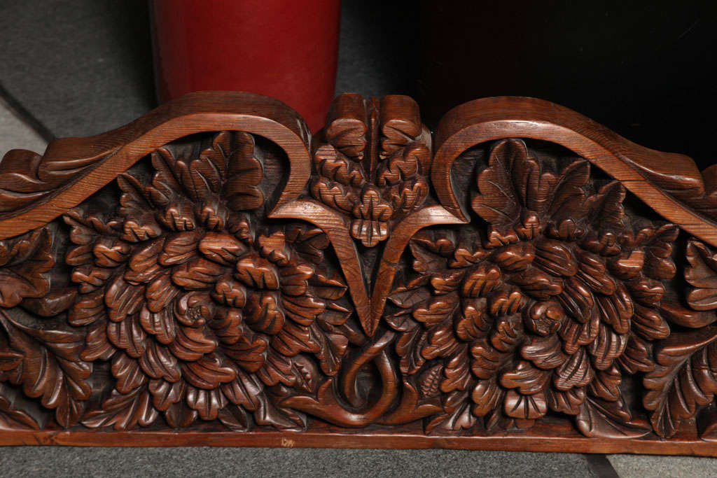 Javanisches architektonisches geschnitztes Teakholz-Paneel aus dem 19. Jahrhundert mit Laubmotiven (Geschnitzt) im Angebot