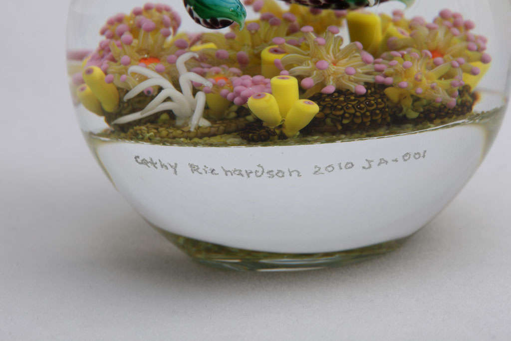 Cathy Richardson Rainbow Fish Paperweight In Excellent Condition In New York, NY
