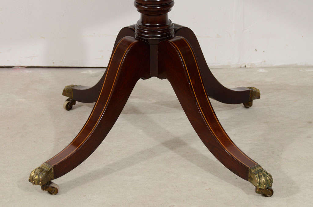 A Fine Regency Mahogany Center Table In Good Condition For Sale In New York, NY