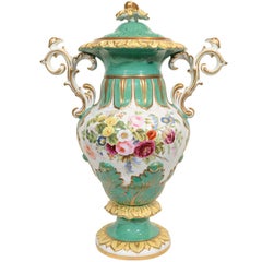 Grand vase Victorien couvert vert peint avec des fleurs Fait en Angleterre vers 1880