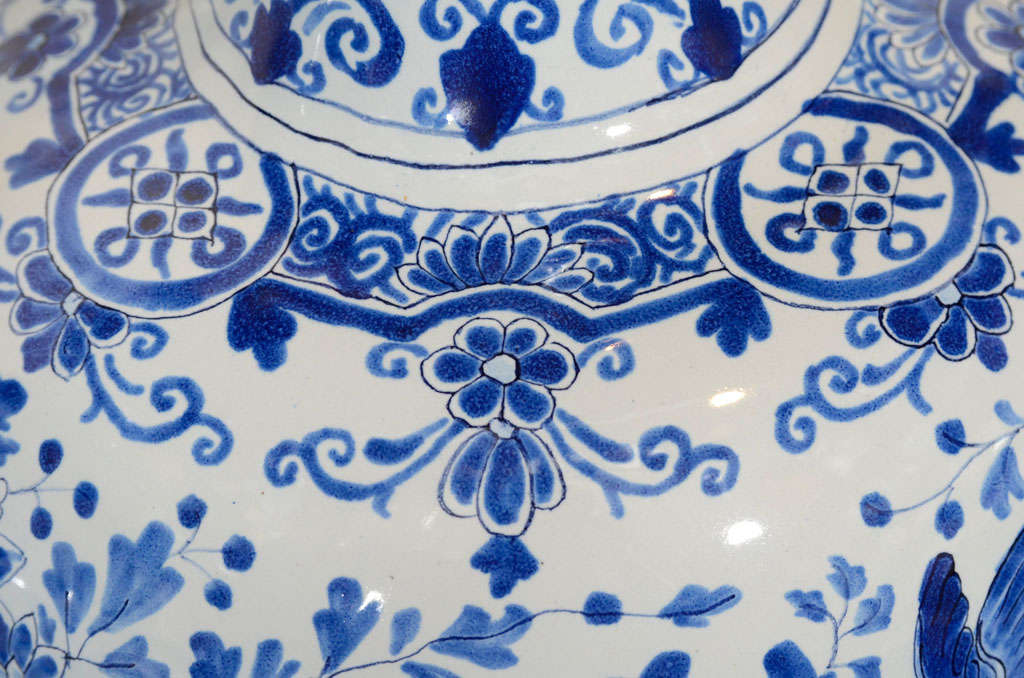 A Pair of Large Blue & White Dutch Delft Vases 6