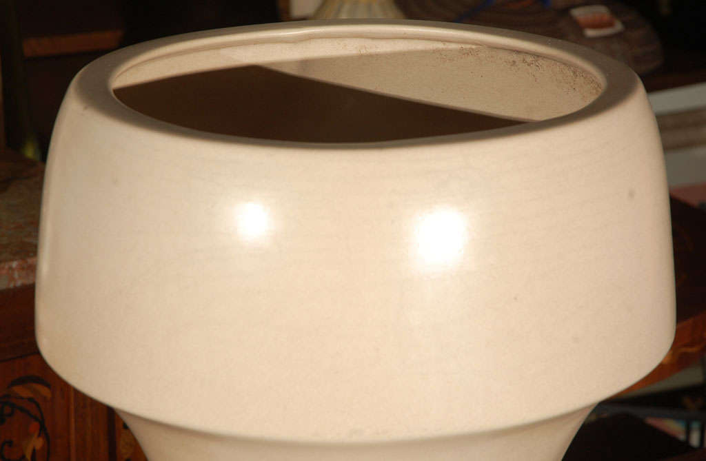 Marilyn Kay Austin Architectural Pottery Planter. For Sale at 1stdibs