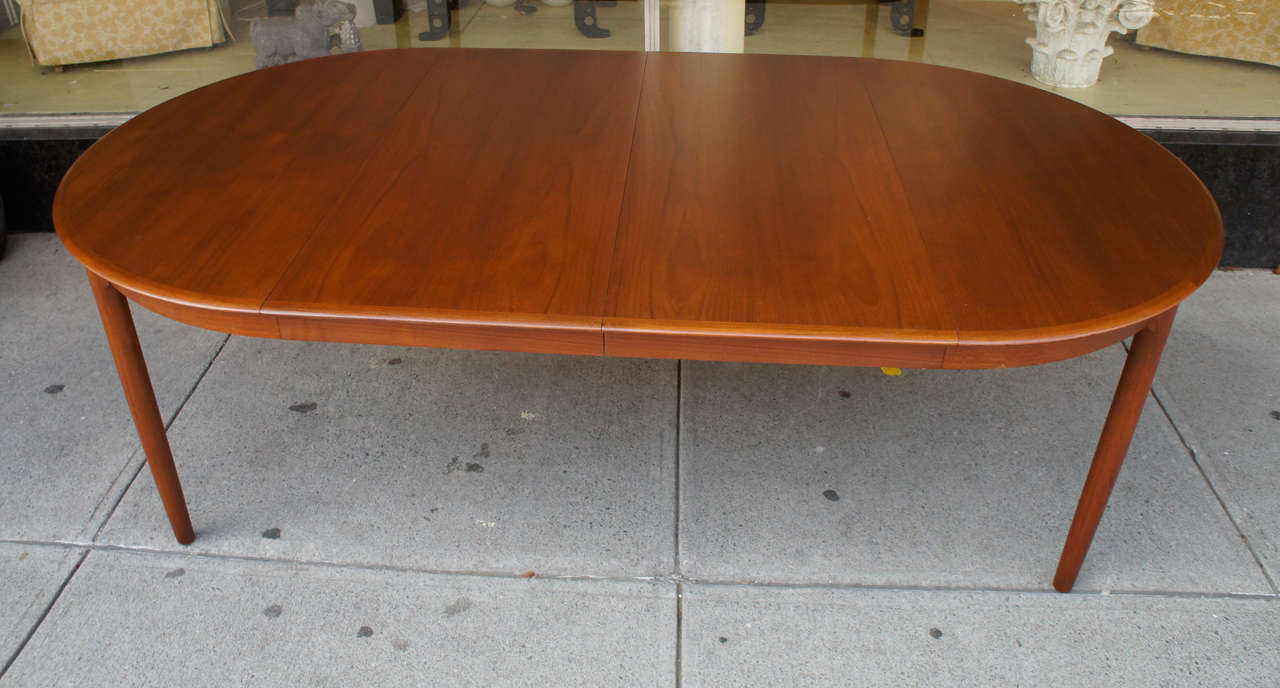 Danish Modern Teak Dining Table In Good Condition In Hudson, NY