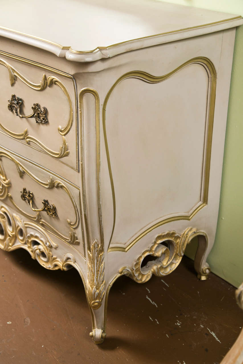 French Bombe Commode Creme Peinte And Parcel Gilt For Sale 1