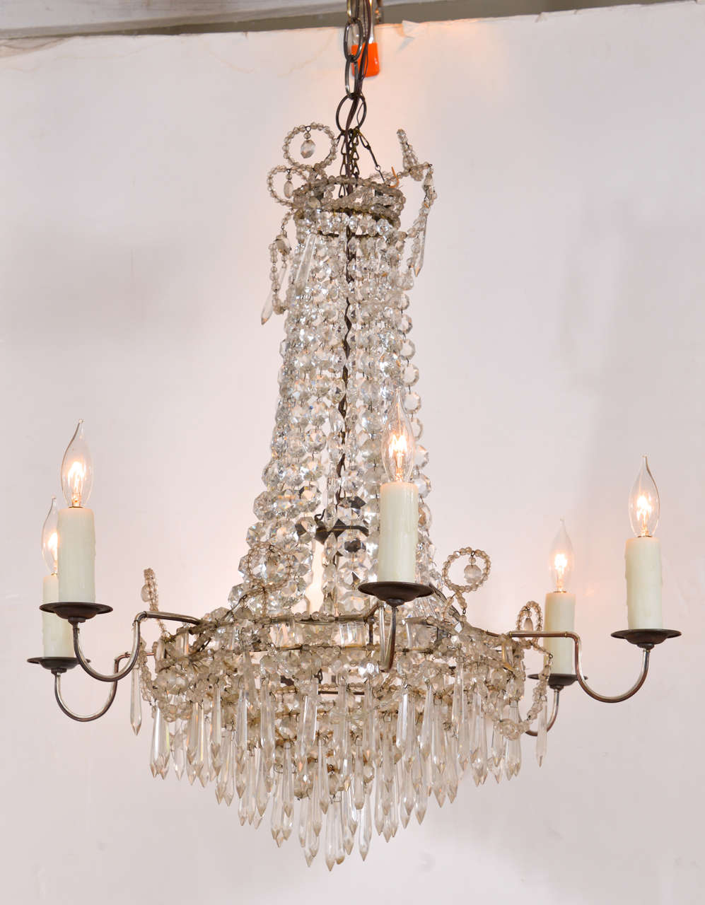 Six arms on each chandelier.
Graceful shaped body of chandelier.
Delicate decoration on crown.