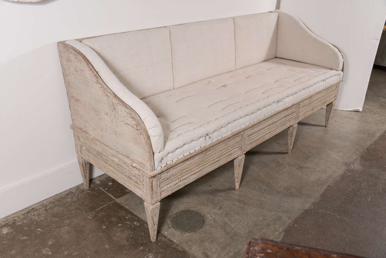 Early 19th Century Swedish Painted Bench In Excellent Condition In Houston, TX