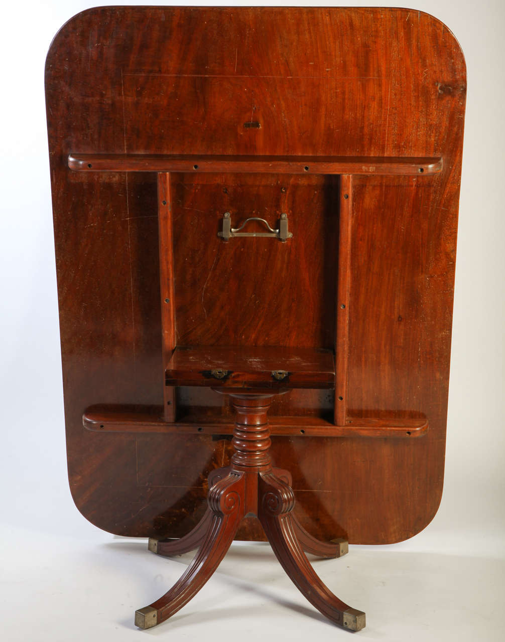 English Regency Mahogany Breakfast Table, 19' Century In Good Condition For Sale In Rome, IT