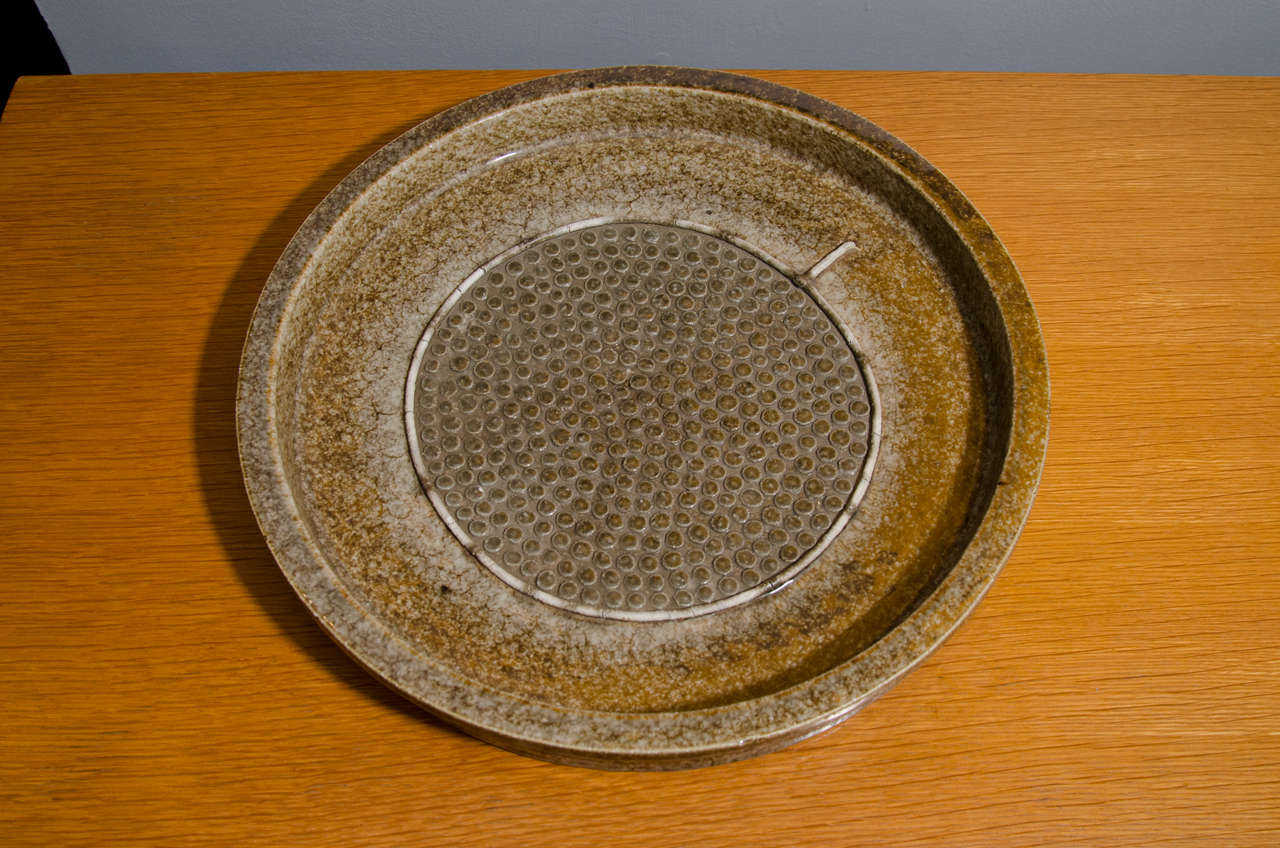Ceramic textured platter in a green glaze-Rorstraand, Sweden In Excellent Condition In New York, NY