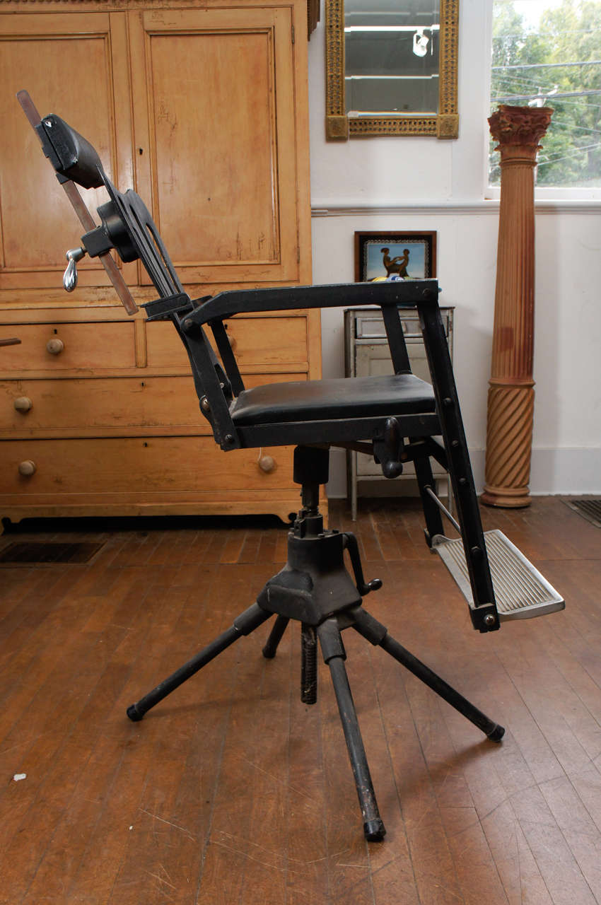 Cast Iron 19th Century Portable Dentists Chair In Excellent Condition In Hudson, NY