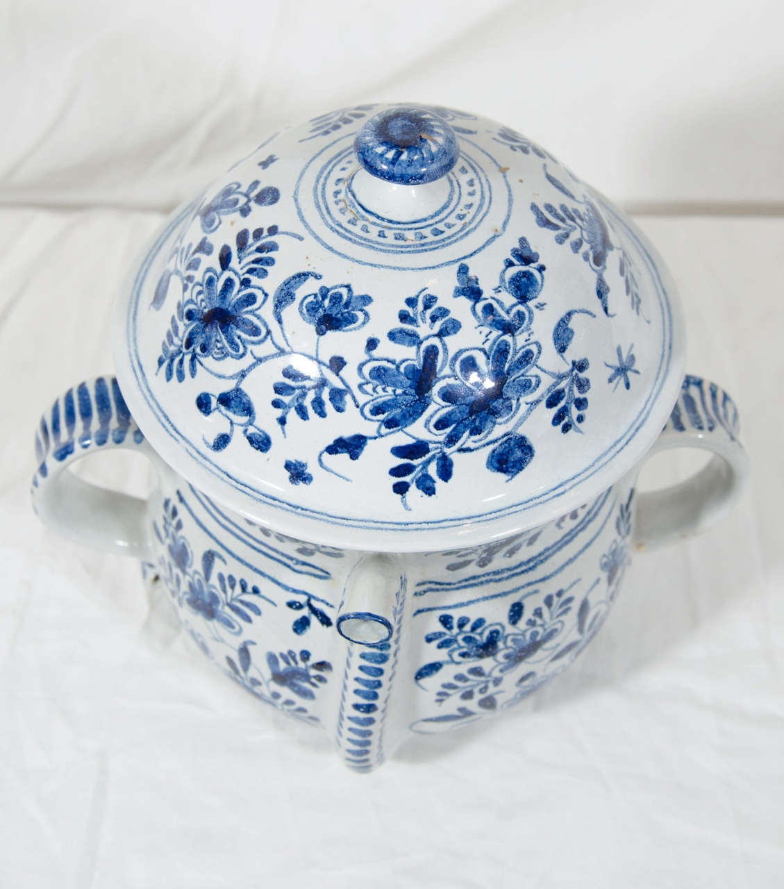 Antique Delft Blue and White Possett Pot In Excellent Condition In Katonah, NY