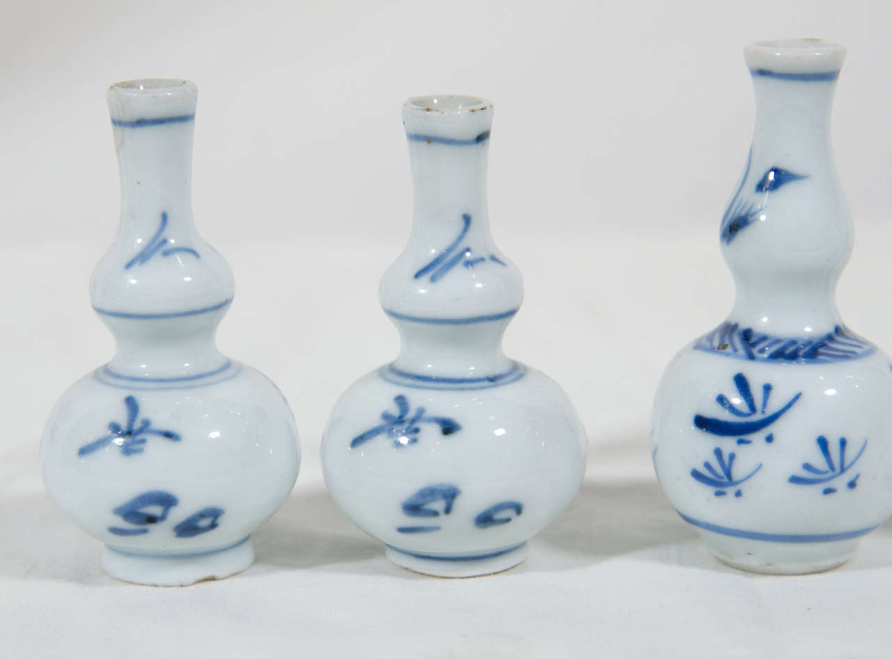 Chinese Blue and White Porcelain, Five-Piece Miniature Garniture 3