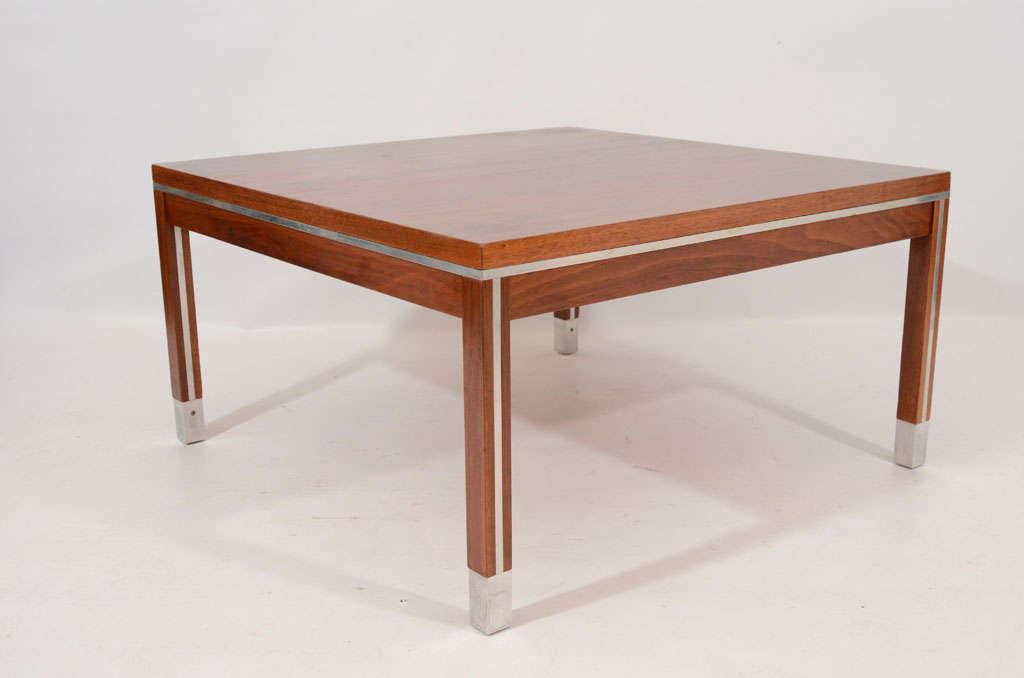Crisply designed coffee table by Directional; nicely accented with aluminum. Please contact for location. 