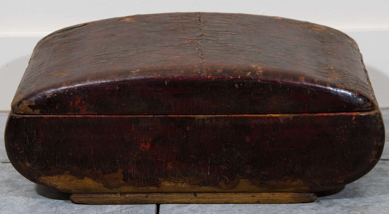 Boîte de rangement laquée, vers 1850 État moyen - En vente à New York, NY