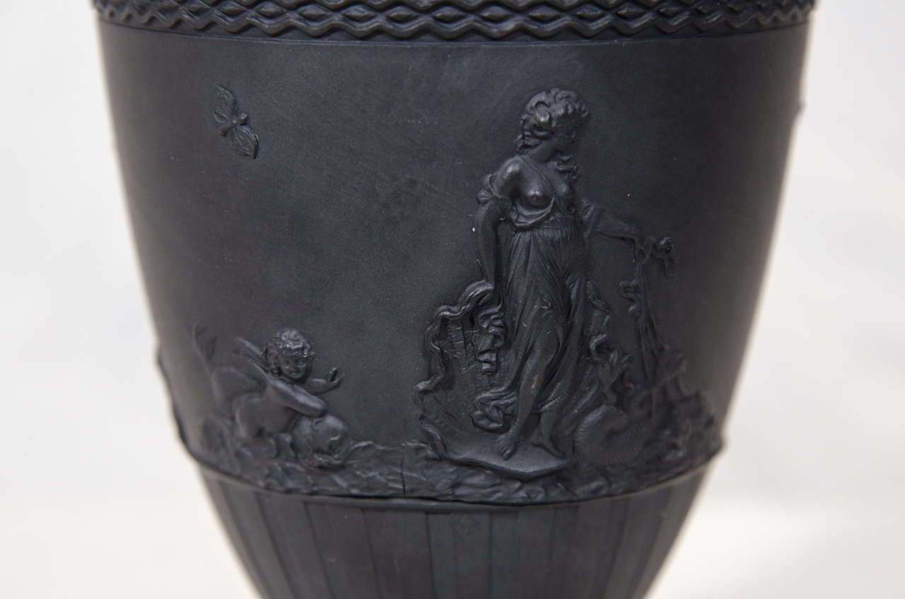 An 18th Century Black Basalt Footed Cup In Excellent Condition In Katonah, NY