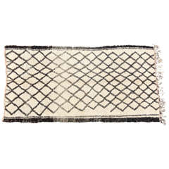 Vintage Moroccan Beni Ouarain of White Rug 9