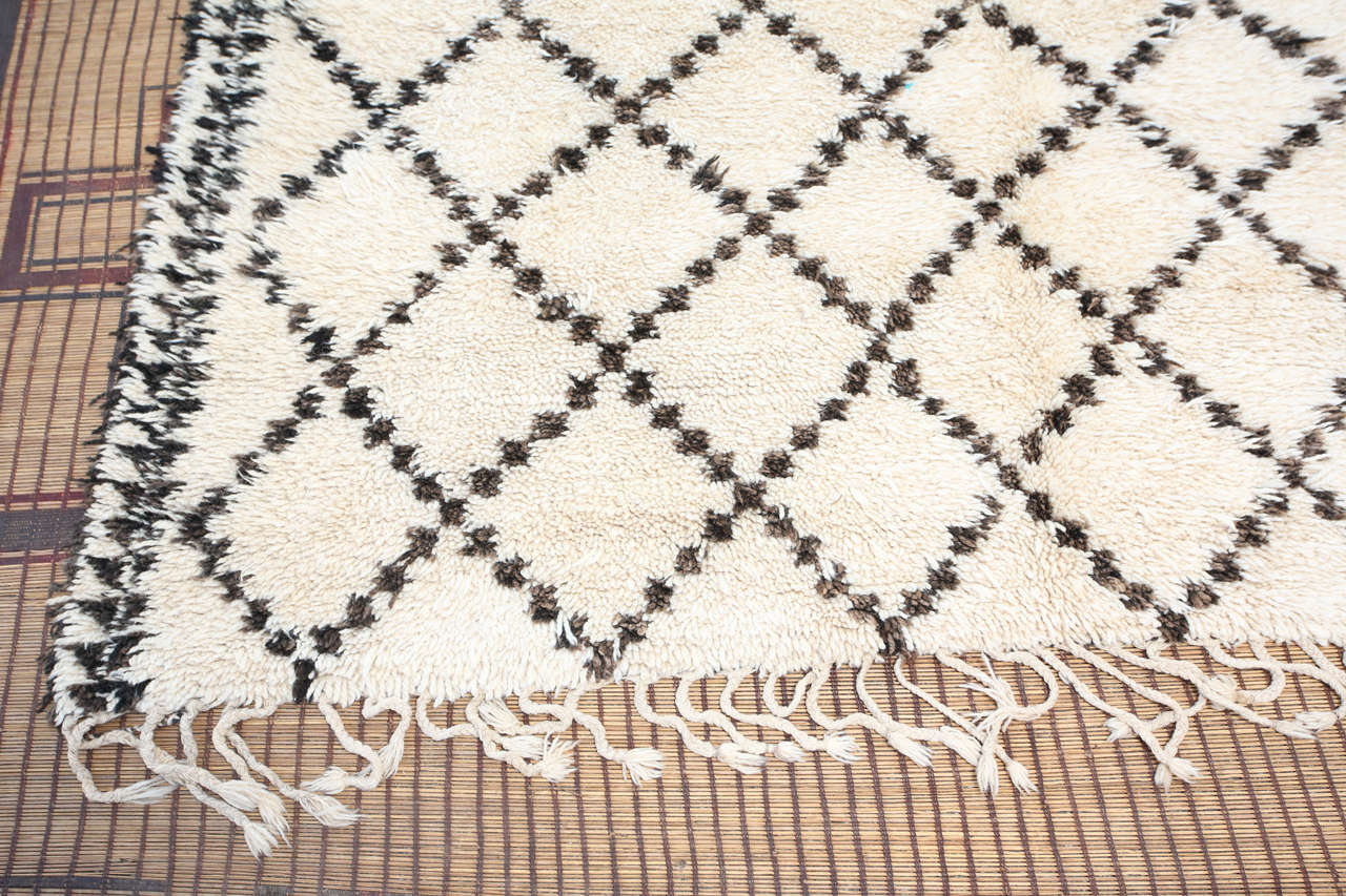Moroccan White and Black Beni Ouarain Rug at 1stDibs