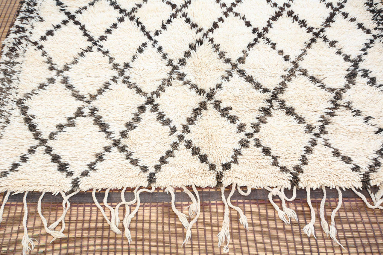 Moroccan White and Black Beni Ouarain Rug at 1stDibs