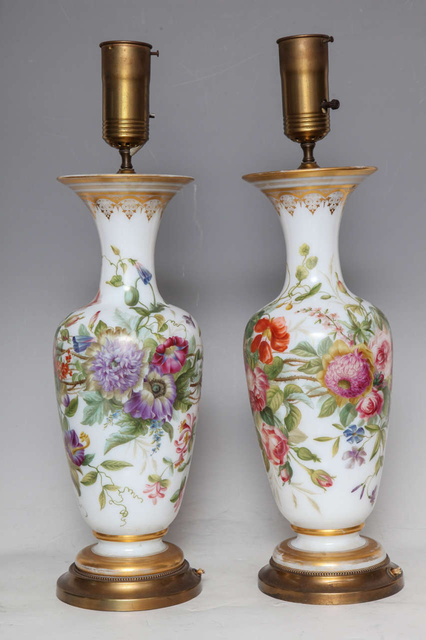 Pair of Baccarat Opaline Finely Painted Vases Attributed to Jean Francois Robert In Good Condition For Sale In New York, NY