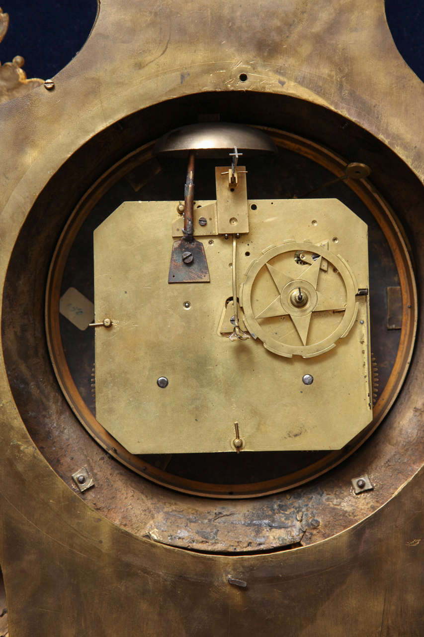 Ancienne horloge de cartel en bronze doré d'époque Louis XVI, XVIIIe siècle en vente 1